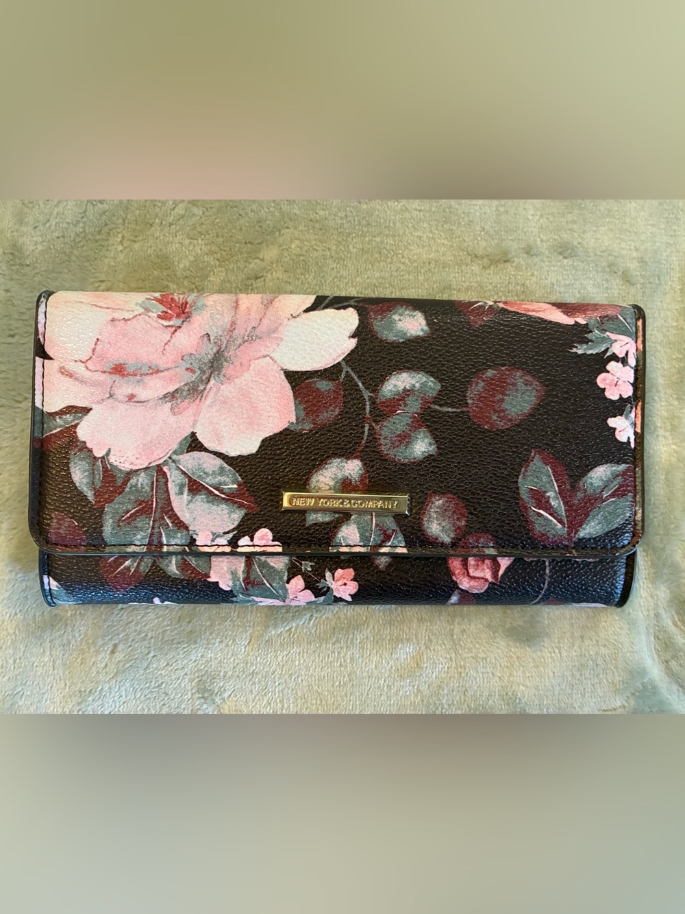 Women’s New York & Company Black Wallet with Pink Floral Print